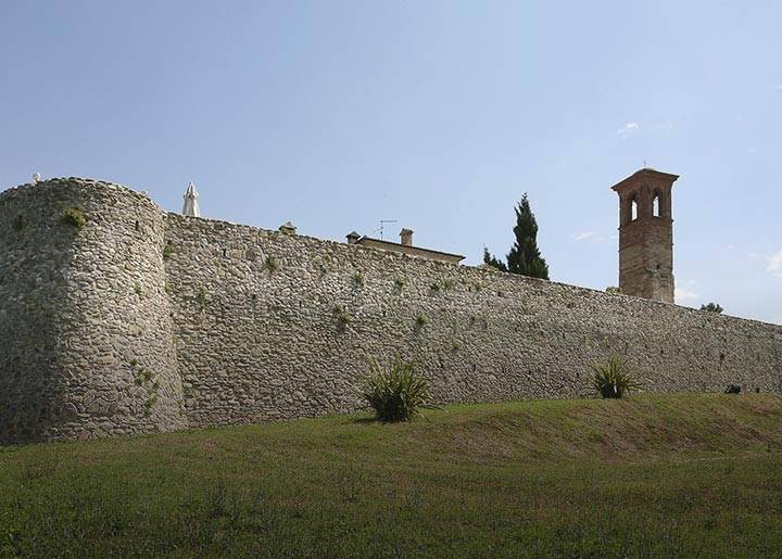 Il castello di Albereto